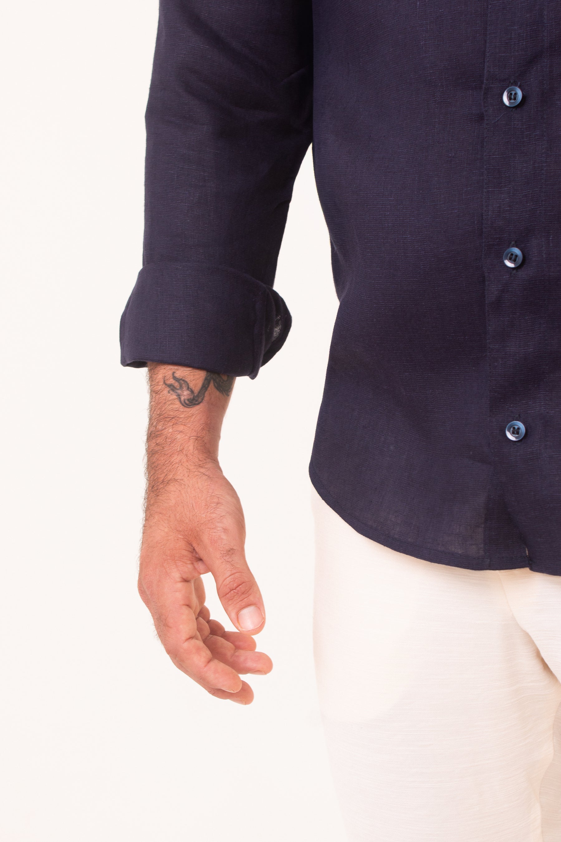 Camisa Masculina Manga Longa em Puro Linho Azul Marinho